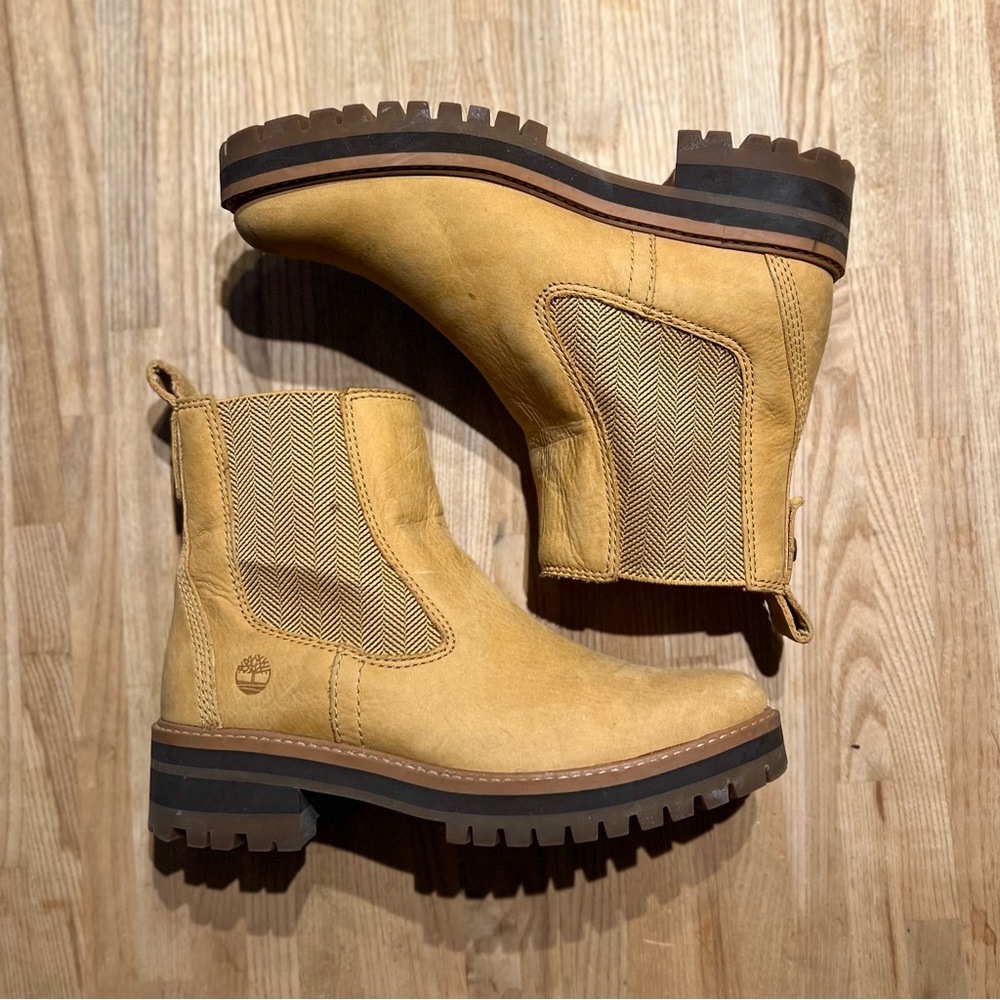 Timberland Women's Courmayeur Valley Chelsea Boots Tan Size 7 EU 38